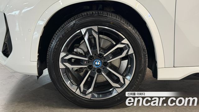 BMW iX1 xDrive 30 M Sport