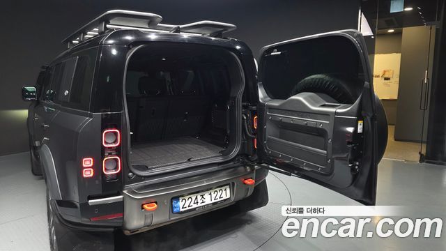 Land Rover Defender 110 P400 X