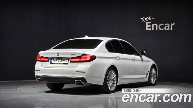 BMW 5-Series 530i Luxury