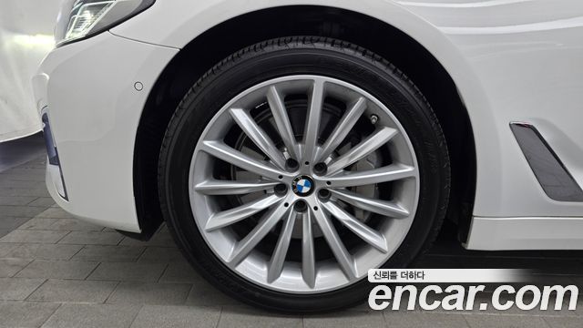 BMW 5-Series 530i Luxury