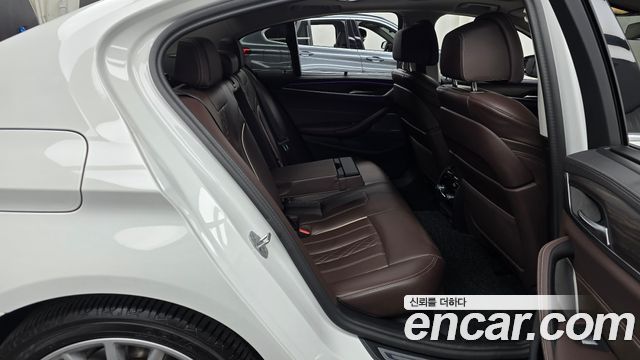 BMW 5-Series 530i Luxury