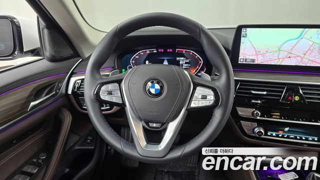 BMW 5-Series 530i Luxury