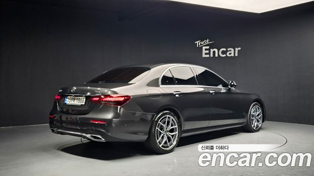 Mercedes-Benz E-Class E220d 4MATIC AMG Line