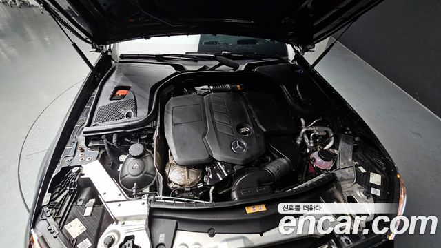 Mercedes-Benz E-Class E220d 4MATIC AMG Line