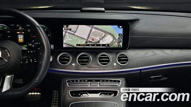 Mercedes-Benz E-Class E220d 4MATIC AMG Line