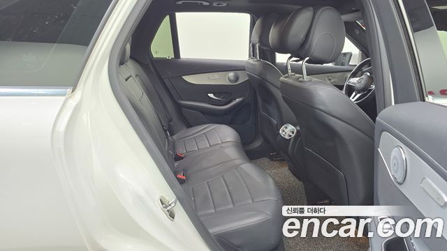 Mercedes-Benz GLC-Class GLC300e 4MATIC