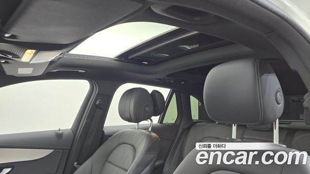Mercedes-Benz GLC-Class GLC300e 4MATIC