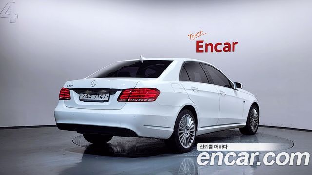 Mercedes-Benz E-Class E300 Elegance