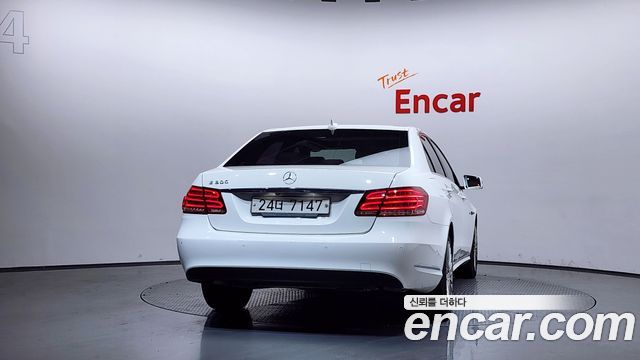 Mercedes-Benz E-Class E300 Elegance