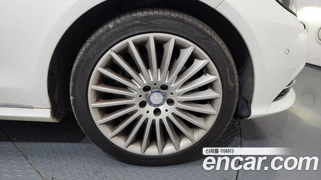 Mercedes-Benz E-Class E300 Elegance