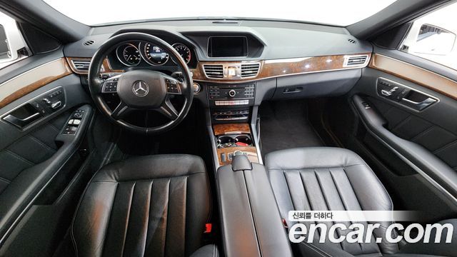Mercedes-Benz E-Class E300 Elegance