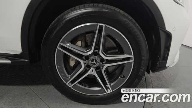 Mercedes-Benz GLC-Class GLC300e 4MATIC Coupe