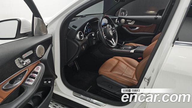 Mercedes-Benz GLC-Class GLC300e 4MATIC Coupe