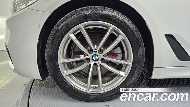 BMW 5-Series 520d xDrive M Sport Package Plus
