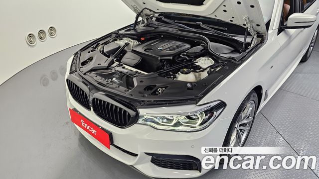 BMW 5-Series 520d xDrive M Sport Package Plus
