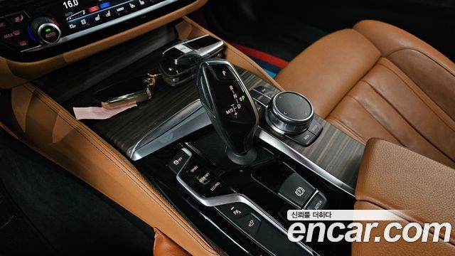 BMW 5-Series 520d xDrive M Sport Package Plus