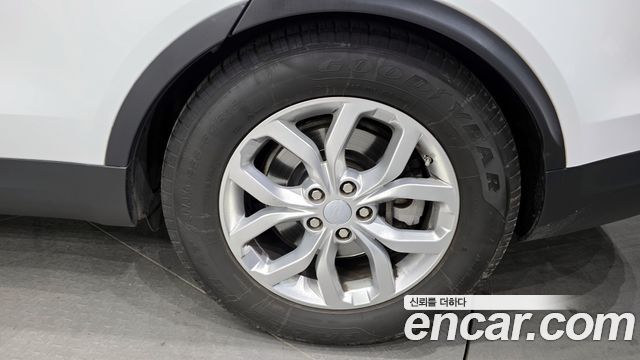 Land Rover Discovery 3.0 SD6 SE