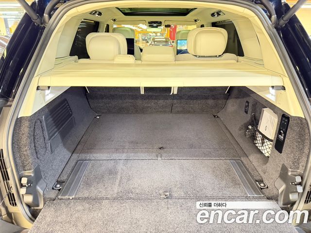 Land Rover Range Rover P530 SV Long Wheel Base
