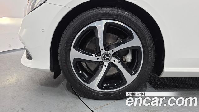 Mercedes-Benz E-Class E250 Avantgarde