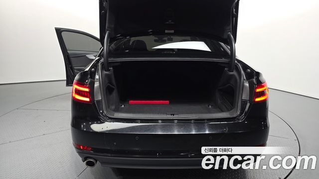 Audi A4 (B9) 30 TDI
