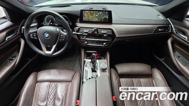 BMW 5-Series 530i M Sport Package Plus
