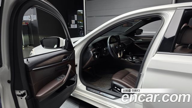 BMW 5-Series 530i M Sport Package Plus