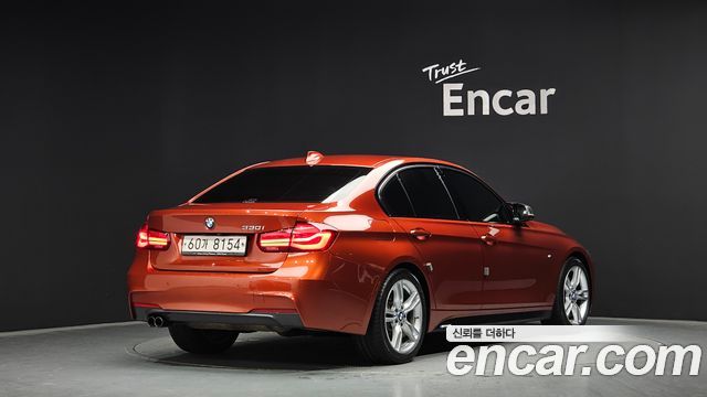 BMW 3-Series 330i M Sport Shadow