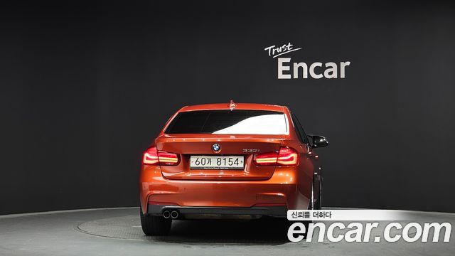 BMW 3-Series 330i M Sport Shadow