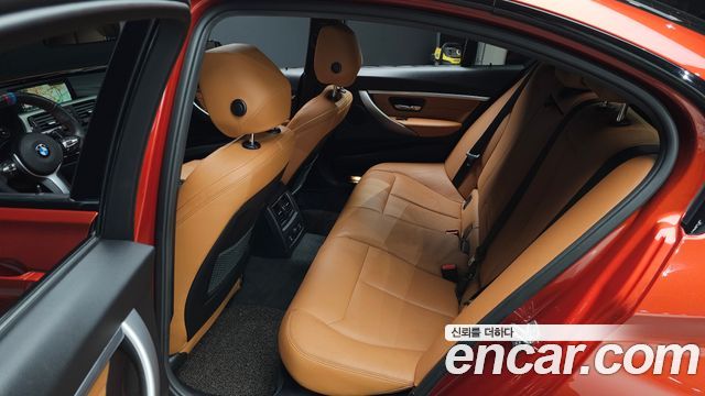 BMW 3-Series 330i M Sport Shadow