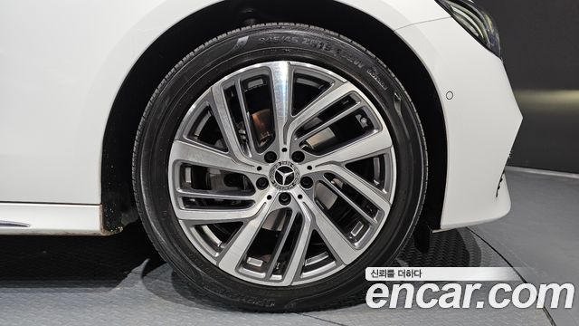 Mercedes-Benz E-Class E220d 4MATIC Exclusive
