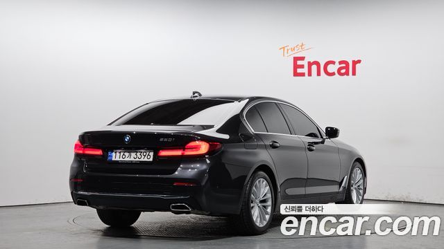 BMW 5-Series 520i Luxury