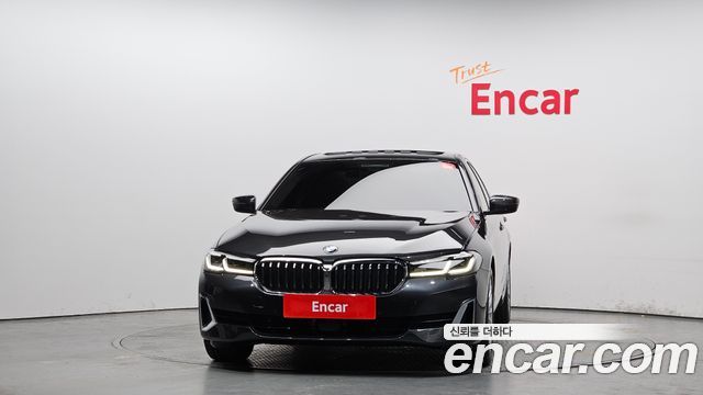 BMW 5-Series 520i Luxury