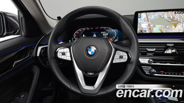 BMW 5-Series 520i Luxury