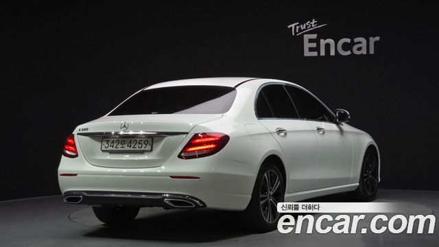 Mercedes-Benz E-Class E300 Avantgarde