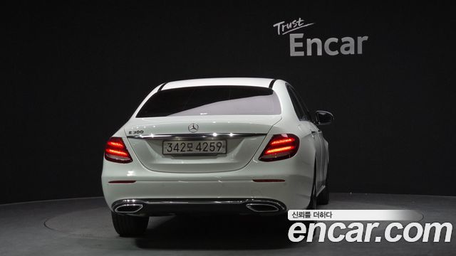 Mercedes-Benz E-Class E300 Avantgarde