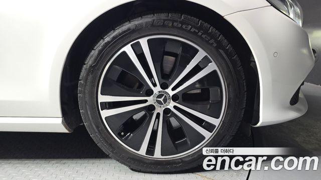 Mercedes-Benz E-Class E300 Avantgarde