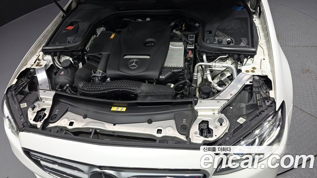 Mercedes-Benz E-Class E300 Avantgarde