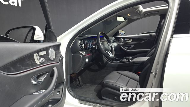 Mercedes-Benz E-Class E300 Avantgarde