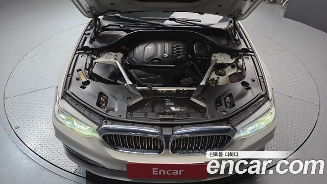 BMW 5-Series 520d xDrive Luxury Plus