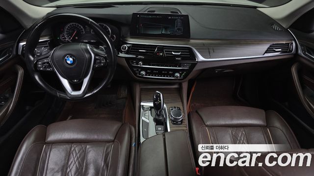 BMW 5-Series 520d xDrive Luxury Plus
