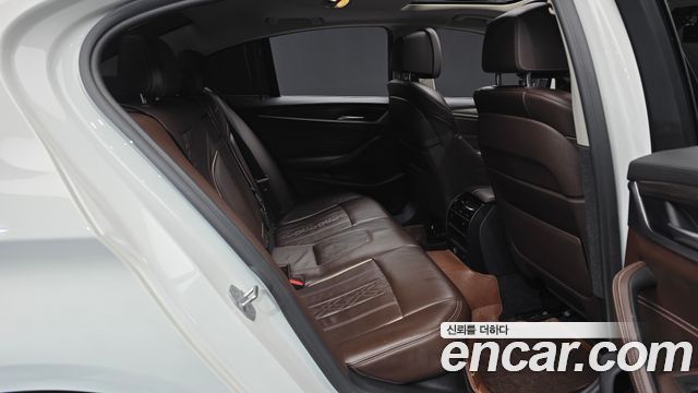 BMW 5-Series 520d xDrive Luxury Plus