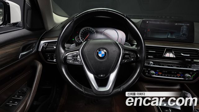 BMW 5-Series 520d xDrive Luxury Plus