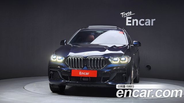 BMW X6 M50i