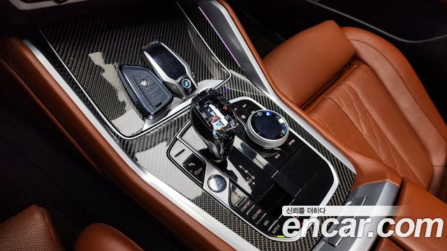 BMW X6 M50i