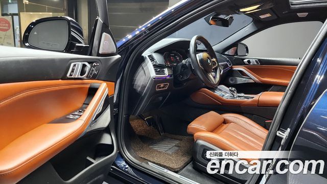 BMW X6 M50i