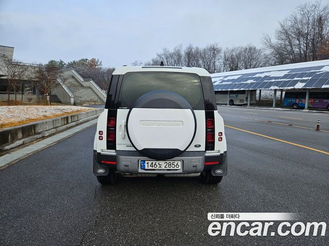 Land Rover Defender 110 D240 SE