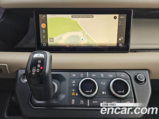 Land Rover Defender 110 D240 SE