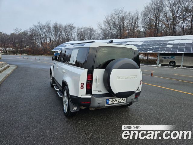 Land Rover Defender 110 D240 SE