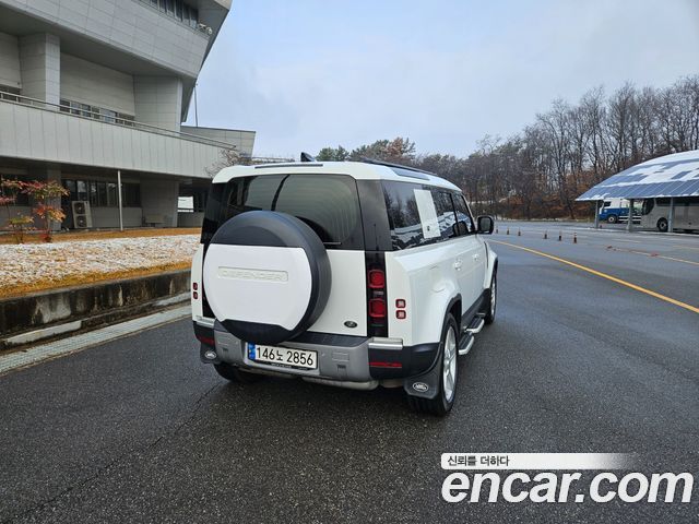 Land Rover Defender 110 D240 SE