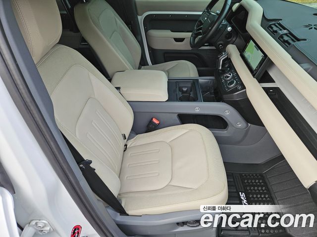 Land Rover Defender 110 D240 SE
